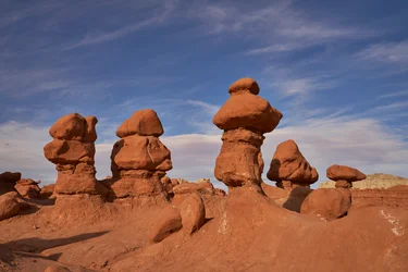 Sziklaalakzatok a Goblin Valley State Parkban Utahban, 2020 (fotó)