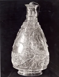 Ewer madarakkal a Saint-Denis kincstárból, egyiptomi, fatimid időszak, 10. század vége (hegyikristály)