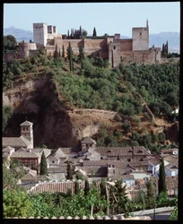 Kilátás az erődre és az Alhambra palotára