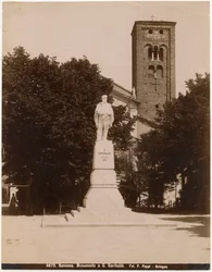 Giuseppe Garibaldi emlékműve a Piazza San Francesco-n, háttérben a Szent Ferenc-templom, Ravenna, Emilia-Romagna, Olaszország, Pietro Poppi fényképe, Bologna, 1900 körül