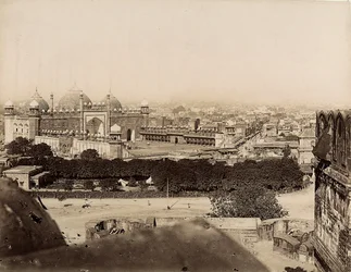 Kilátás Agra városára és a Moti-mecsetre (Agra Fort), 1890 körül (ezüst zselatin nyomat)