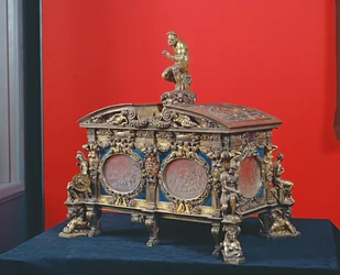 A Farnese láda, Sebastiano Sbarri (fl.1548-61) és Giovanni Bernardo da Castel Bolognese, 1548 (ezüst és lapis lazuli)