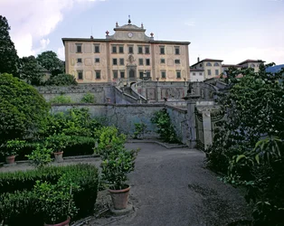 Celle-i villa