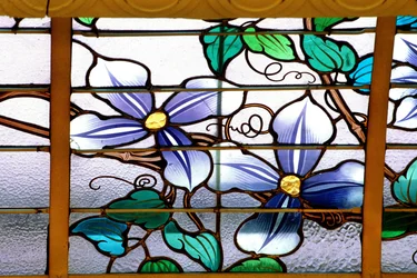 Nancy (54. osztály), szecessziós, „” La verriere aux Clematites”” (1901) - részlet, Jacques Gruber (1870-1936) ólomüvege, Credit Lyonnais, rue St Georges