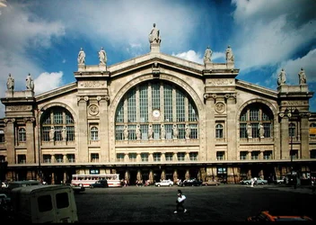 Kilátás az 1861-63 között épült Gare du Nord homlokzatára