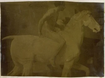 Egy gipszlovon ülő meztelen férfimodell tanulmányozása Jacques de Lalaing műtermében, esetleg előtanulmány a Genti Szépművészeti Múzeum Lovasportréjához