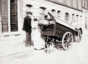 Emberek és kutyakocsi, Antwerpen, 1898