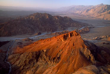 Al Jabal al Akhdar terület, Nakhl és Jabal ash Sham, Omán között. Légi felvétel. OMÁNI, ARAB FÉLSZIGET.