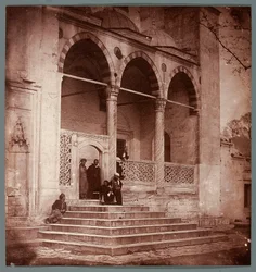 „A Süleymaniye oszlopcsarnoka” [Isztambul. A Süleymaniye mecset oszlopcsarnoka]
