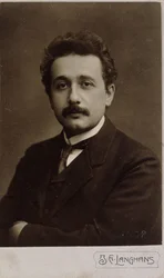 Albert Einstein 1912-ben, 1912-ben Prágában készült carte-de-visite portré
