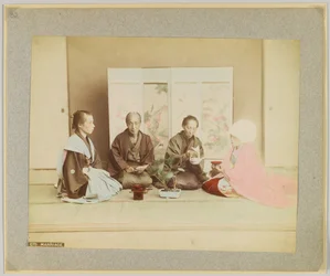 Japán esküvői szertartás (kézzel színezett fekete-fehér fotó)