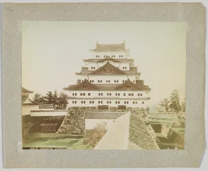 Nagoya kastély, Japán (kézzel színezett fekete-fehér fotó)