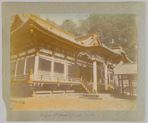 Tōshō-gū, Nikko, Japán (kézzel színezett fekete-fehér fotó)