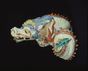 Kakiemon sárkánymodell, 17. század (kerámia)