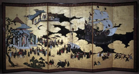 „Portugál” képernyő a portugál jezsuita misszionáriusok Japánba érkezését ábrázolja a 16. században. 1590-1614. Kano Iskola (?) Lisszabon. Nemzeti Ókori Művészeti Múzeum