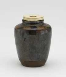 Tea caddy, katatsuki típusú, szeto, Aichi prefektúra, Edo korszak, 17. század közepe (kerámia)