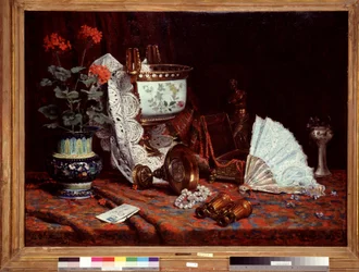 Csendélet van a ventilátor Asztal borított vázával, edény muskátlival, távcsővel. Jean Baptiste Olive (1848-1936) festménye 20. század V. 85x115 cm Kötelező említés: Collection fondation regards de provence, Marseille
