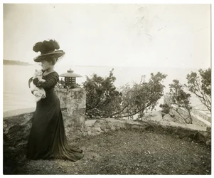 Ella Wheeler Wilcox, Sound Beach, Conn, 1905-1911 körül (zselatin ezüst fotó)