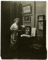Wilmut kisasszony, 1905-1918 körül (zselatin ezüst fotó)