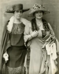 Mrs Coolidge és barátja, Frances Parkinson Keyes, 1924