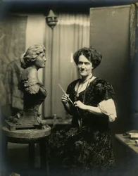 Mrs. Paulding Farnham, 1905-40 körül