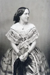 Clara Novello (1818-1908) metszetét D.J. Pound egy fényképről, a „The Drawing-Room of Eminent Personages, Volume 2”, Londonban, 1860.