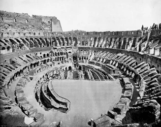 A Colosseum belseje, Róma, 1893.