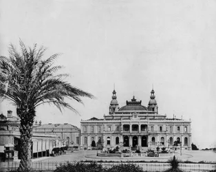 Monte Carlo kaszinó, amelyet 1863-ban épített Charles Garnier (f/w fotó)