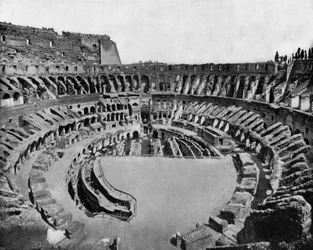 a római Colosseum (i.sz. 80-ban nyílt meg) (f/w fotó)