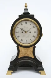 Balloon Clock, 1760 körül (sárgaréz és ebonizált gyümölcsfa)