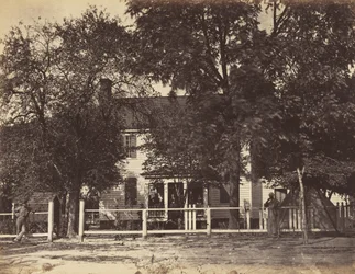 Aiken House, Weldon Railroad, Virginia, 1865. február (szőtt papírra erősített abumen nyomat)