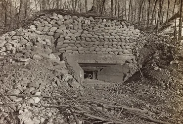 Album "Az én világháborúm – emlékek a délnyugati frontról Karintiában, Olaszországban, Trentino-Alto Adige" 1915.03.31-1918.12.11 - Josef Zohles Bécs ": katonai bunker ágyúval