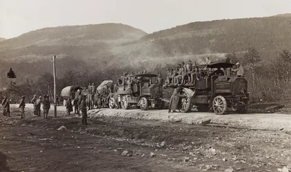 Album "Az én világháborúm - emlékek a délnyugati frontról Karintiában, Olaszországban, Trentino-Alto Adige" 1915.03.31-1918.12.11 - Josef Zohles Bécs ": katonai járművek Hermagban