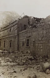 Album "Meine weltkriegs - Erinnerungen South-West Front (Karintia, Olaszország, Dél-Tirol) (Az én világháborúm - emlékek a délnyugati frontról Karintiában, Olaszországban, Trentino-Alto Adige) 1915.03.31.-12.11. 1918 - Josef Zohles Wien ": egy gyár romjai 