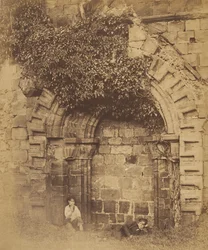 Kirkstalli apátság. Ajtó az északi oldalon, 1850-es évek.