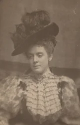 Nő, c. 1900.