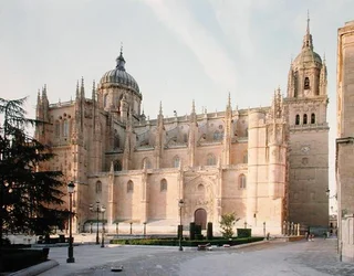 Kilátás a Catedral Nueva-ra északról, 1512-ben kezdődött (fotó)