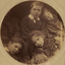 [Charles Loyd Norman és Julia Cameron Norman gyermekei: George, Archie, Charlotte és Adeline]