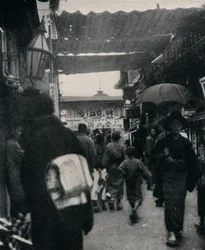 A kiotói színház utca a világ egyik legérdekesebb autópályája, c1900, 1921