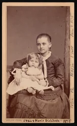 Herman Henry Diebitsch gyerekek csoportportréja, Marie és Josephine Josie, 1875. június 8.