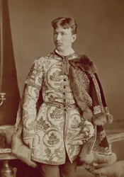Fiatal magyar mágnás, 1870-80 körül (szepia fotó)