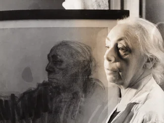Kaethe Kollwitz német festő, grafikus és szobrász, Németország, 1940 körül (fekete-fehér fotó)
