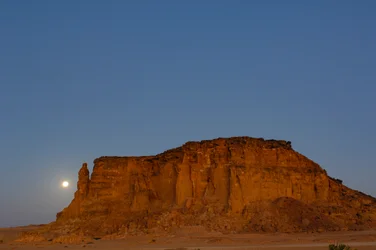Holdnyugta és napfelkelte, Taharka templom, Ram Gate,Gebel Barkal,Temple Complex, Pharaoh..., 2007 (fénykép)