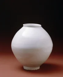 „Telihold” tégely, 17. század eleje (porcelán mázzal)