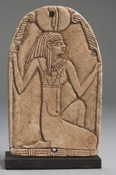 Maat plakett (fajansz) (lásd még: 325655, 325656 és 325658)