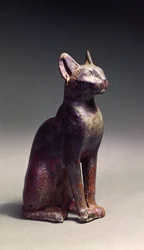 Macska szobor arany fülbevalóval, Bastet istennő szent ábrázolása, Kr.e. 664-630 körül (bronz)