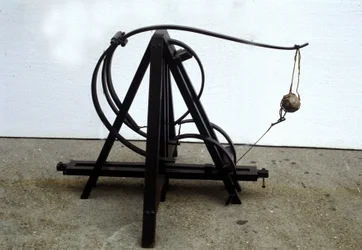 Egy katapult. Modell Leonardo da Vinci (Leonardo da Vinci) rajzából. Tudományos és Technológiai Múzeum, Milánó.