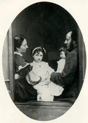 Effie Gray, John Everett Millais és lányaik, Effie és Mary, 1865. 07. 21., 1948