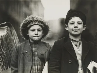 Newsies, Newark, New Jersey, 1909. december (zselatin ezüst nyomat)