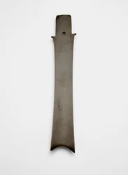 Forked blade (zhang 璋), c.2000-1700 BC (jade, nephrite)